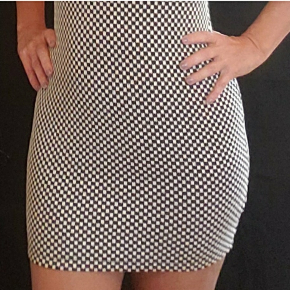 Black and white bodycon dress - Picture 6 of 6